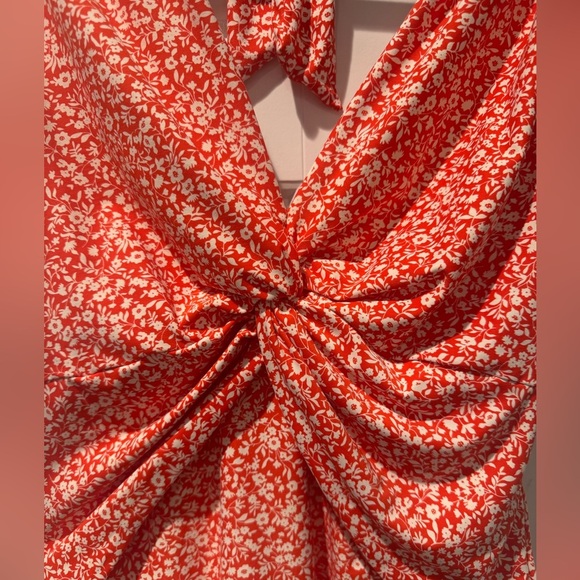 Michael Michael Kors Women's 236282 V-Twist Halter One-Piece Swimsuit Size 16 - Picture 2 of 8